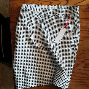 elle check skirt
